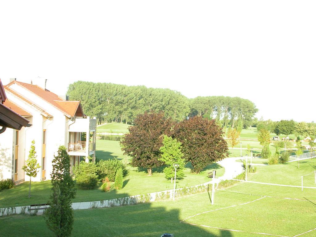 Apartman Golf Lux Bük Екстериор снимка