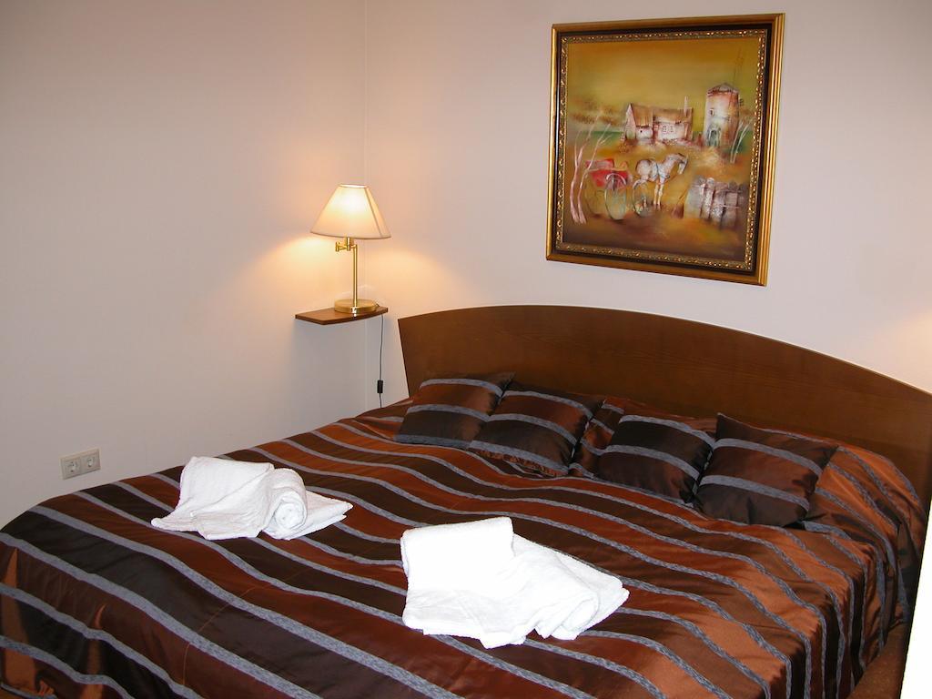 Apartman Golf Lux Bük Стая снимка