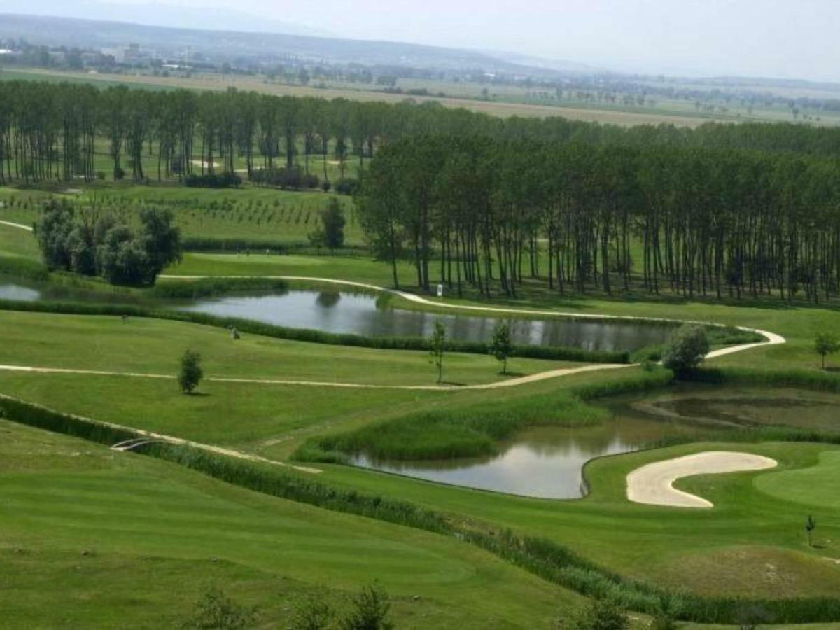 Apartman Golf Lux Bük Екстериор снимка